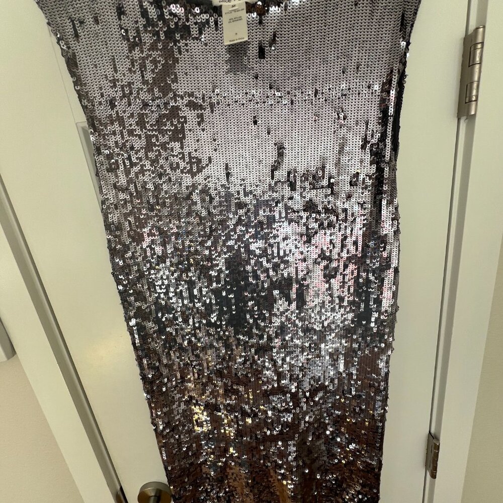 Alice and Olivia Silver Sequin Dress size M - Picture 5 of 5